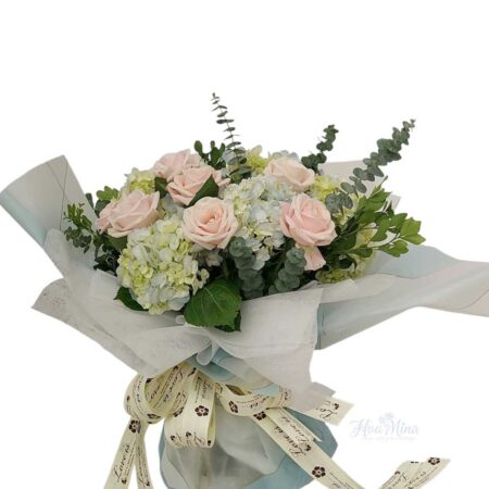 Bó hoa cẩm tú cầu và hoa hồng pastel – Món quà tinh tế của sự yêu thương