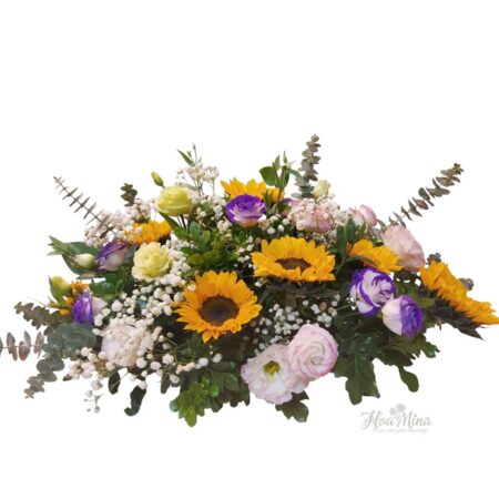 Hoa bàn hướng dương mix hoa tươi rực rỡ cho sự kiện trang trọng