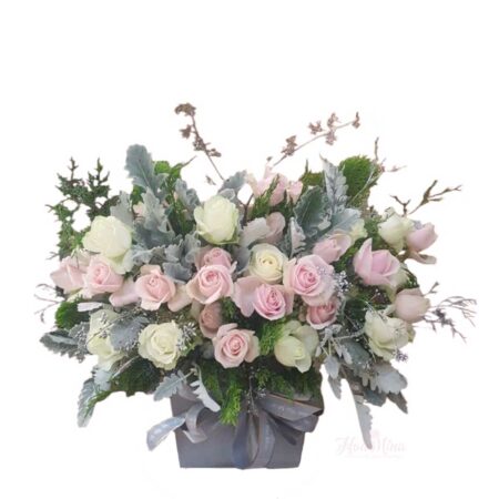 Lẵng Hoa Hồng Nhẹ Nhàng Pastel Trắng Sang Trọng – Món Quà Thanh Lịch Cho Mọi Dịp